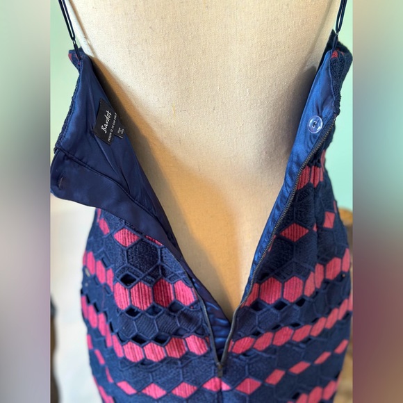 BARDOT Navy Burgundy Diamond Lace Embroidered V-Neck Sheath Dress 8 - Picture 8 of 11